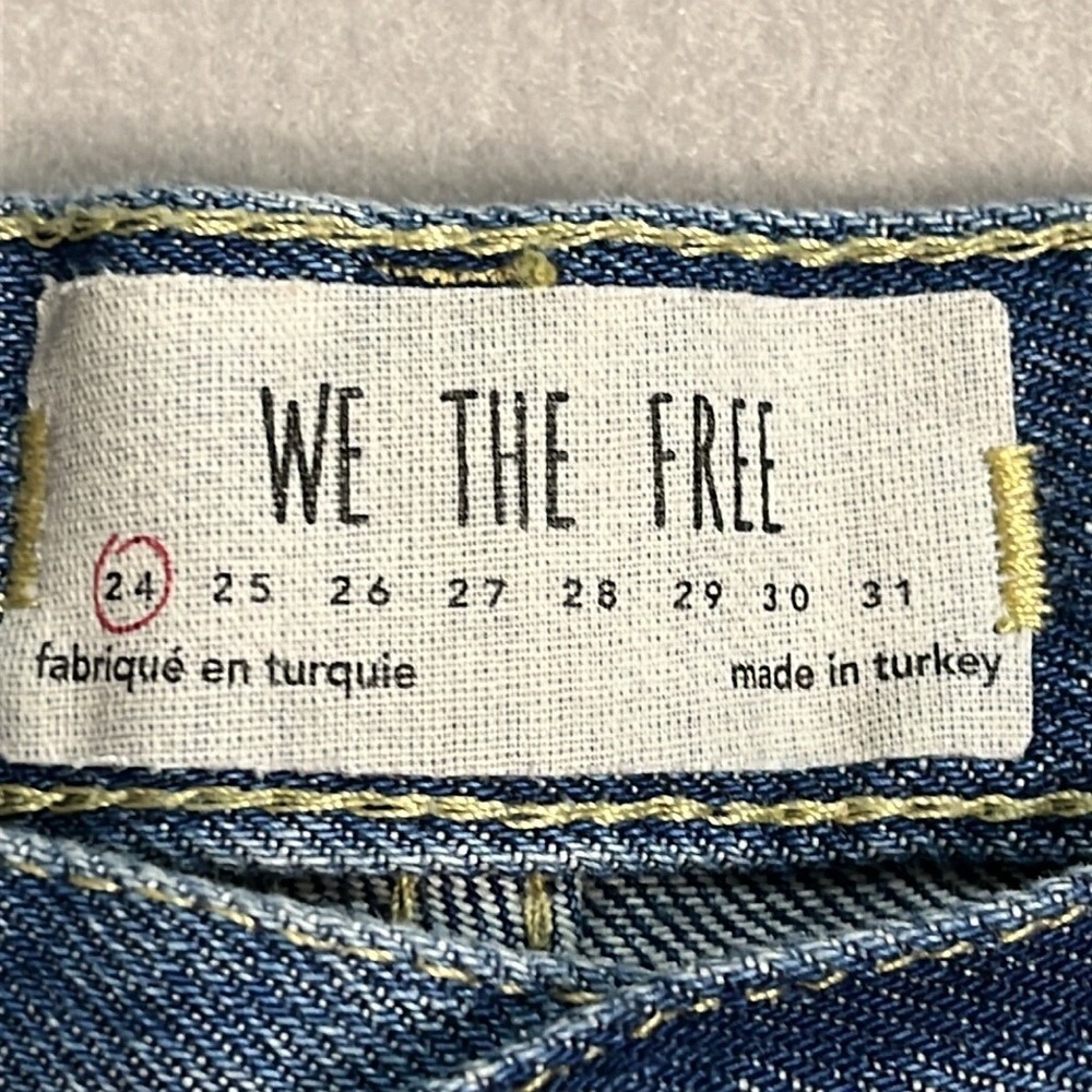 We The Free Button Fly Straight Leg Distressed Jeans Womens Size 24‎ Medium Wash - Picture 3 of 11